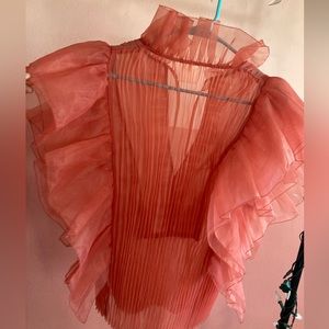 H&M A/W 2020 coral statement top